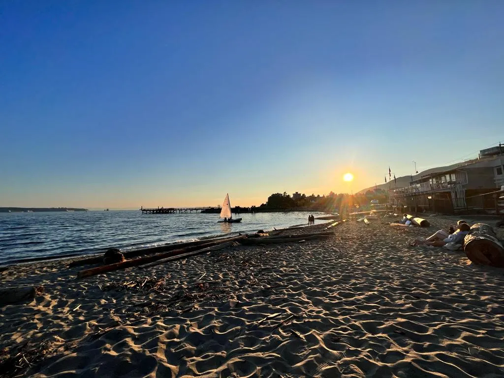 Ambleside Beach